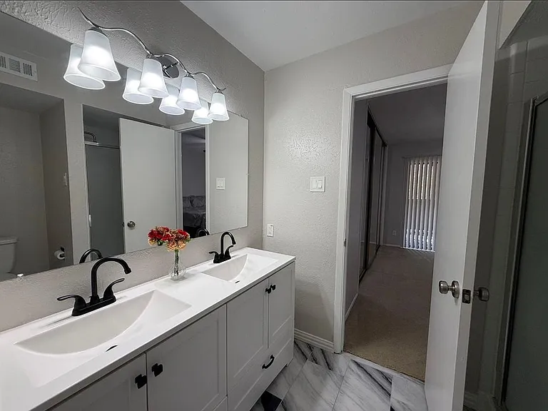 4565 N Oconnor Rd #1303 — Photo 5