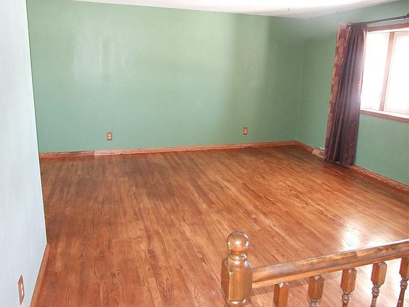 4th image of 6240 Seven Pines Dr