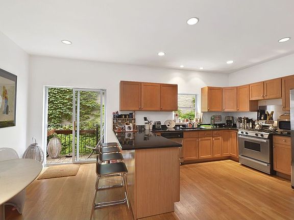 4th image of 181 Greene Ave