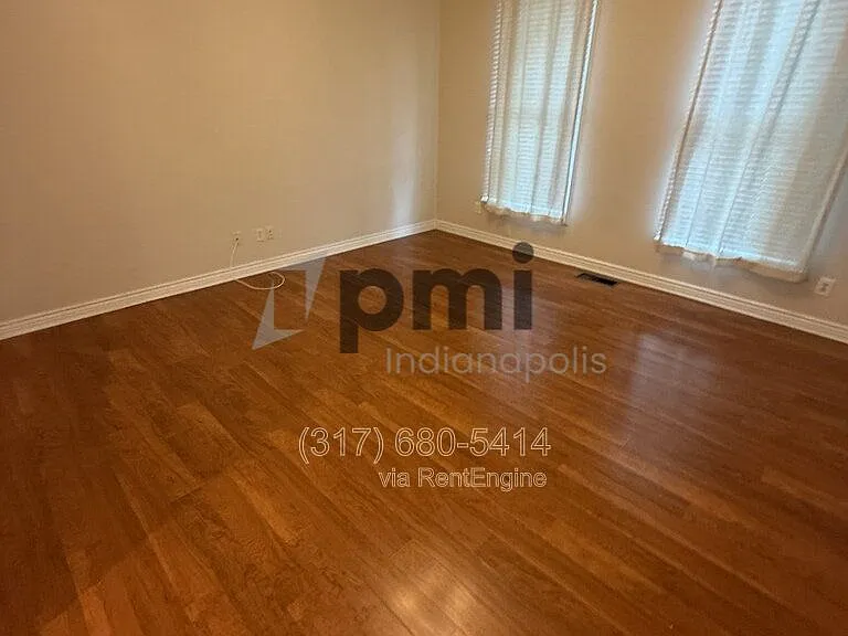 233 N East St — Photo 23