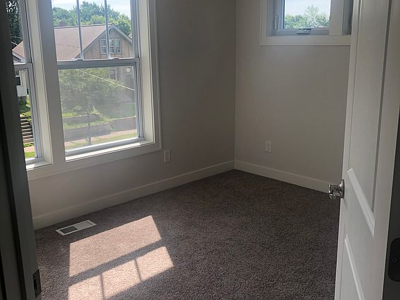 5th image of 3543 Girard Ave N