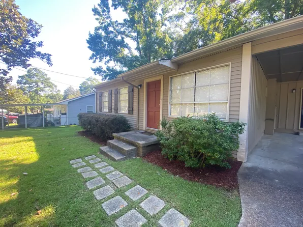 725 Northhill Dr, Hattiesburg, MS 39401