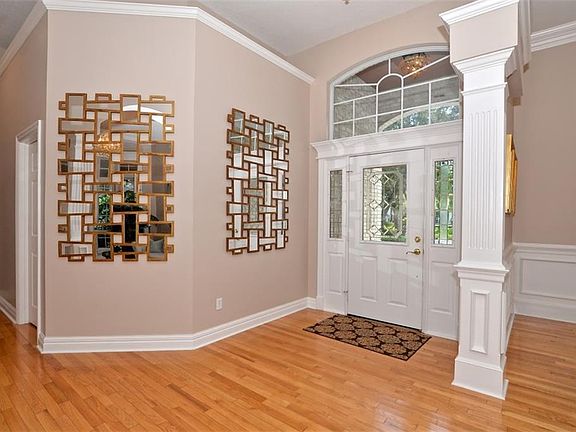 2nd image of 4841 Shoreline Cir