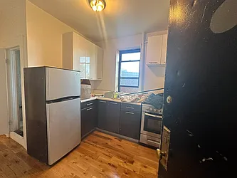 Rented by Space Link Realty