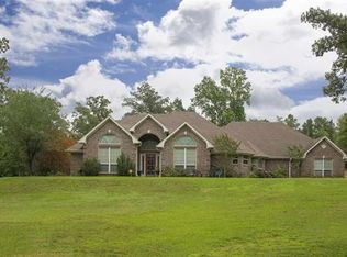 16876 Eagle Dr, Gladewater, TX 75647