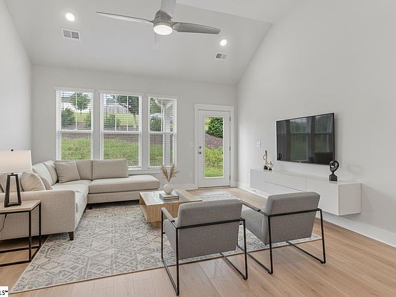 4th image of 221 Woodhouse Way