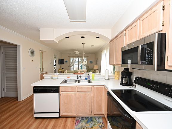 5th image of 4616 Greenbriar Dr. #H3