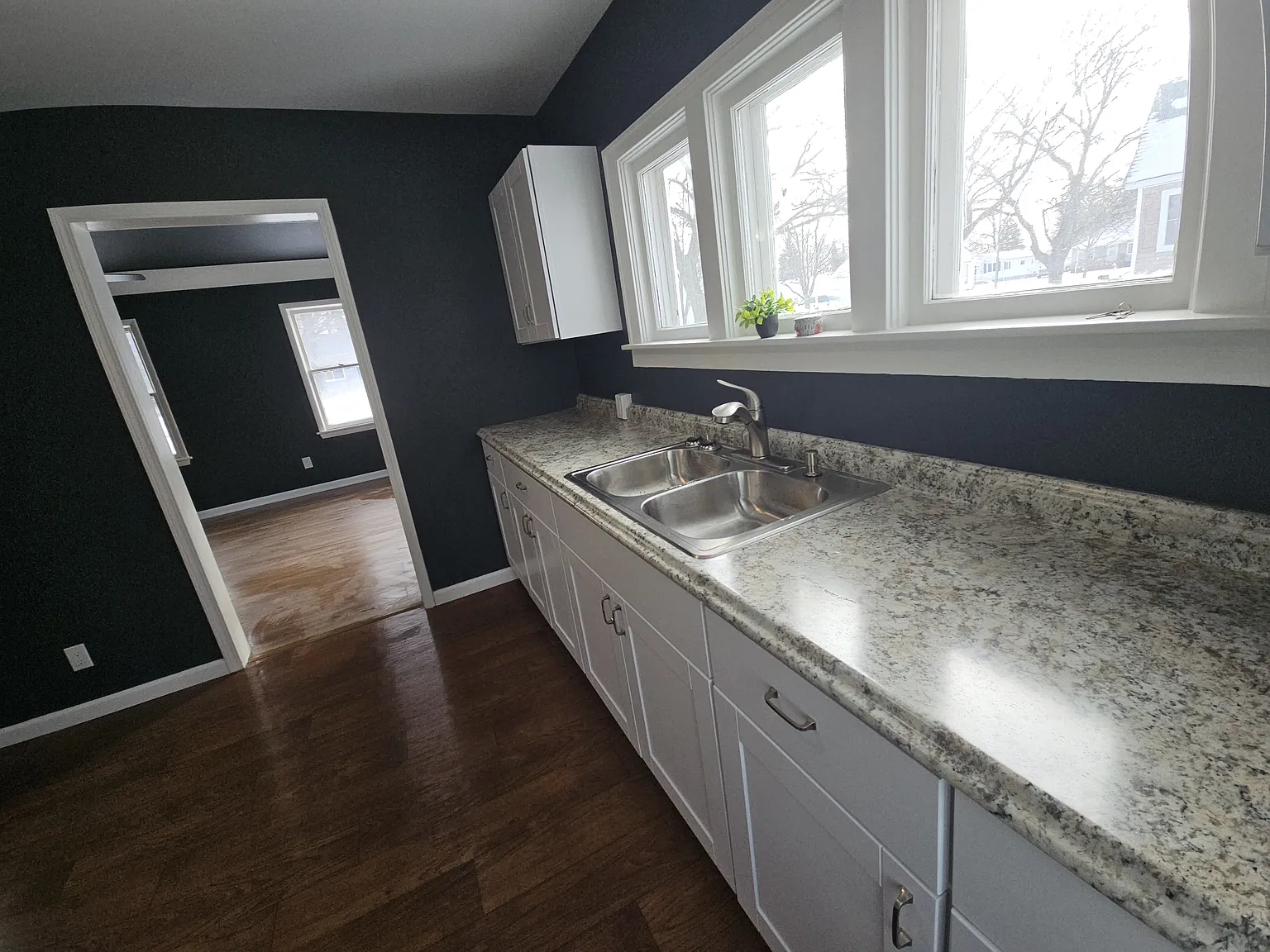 2 bed, 844 sqft, $1,200 — Photo 3