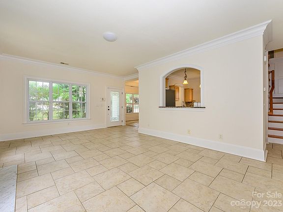 5th image of 13610 Glenwyck Ln
