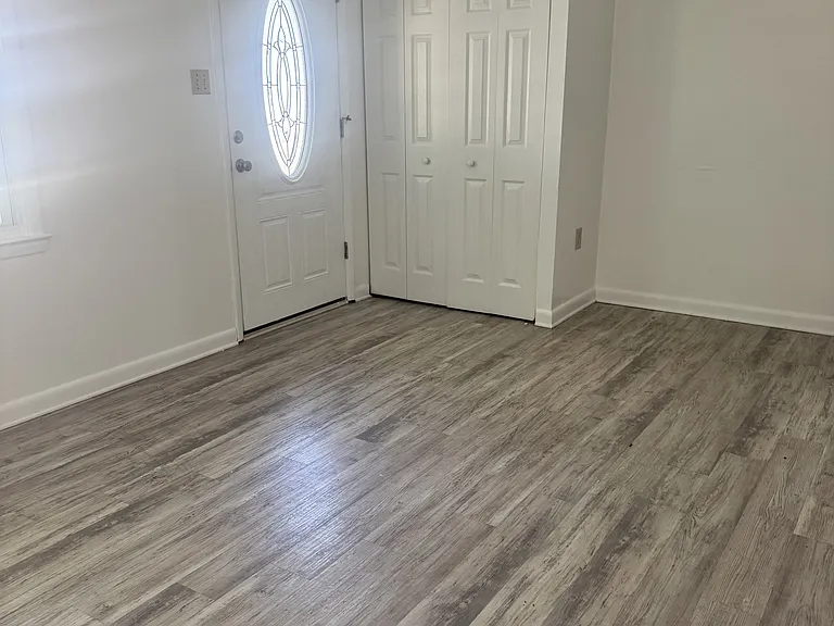 719 Shiloh St #1 — Photo 5