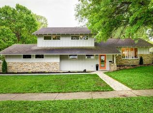 6301 W 102nd St, Overland Park, KS 66212