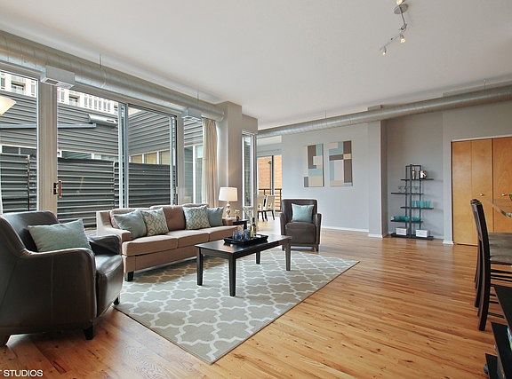 3rd image of 1440 S Michigan Ave #Penthouse 7
