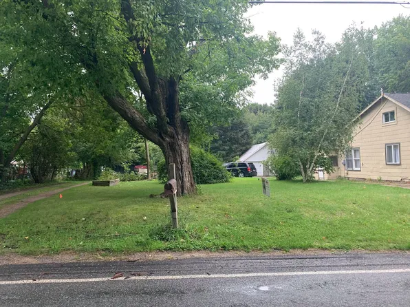 10741 Dwight St, Rodney, MI 49342