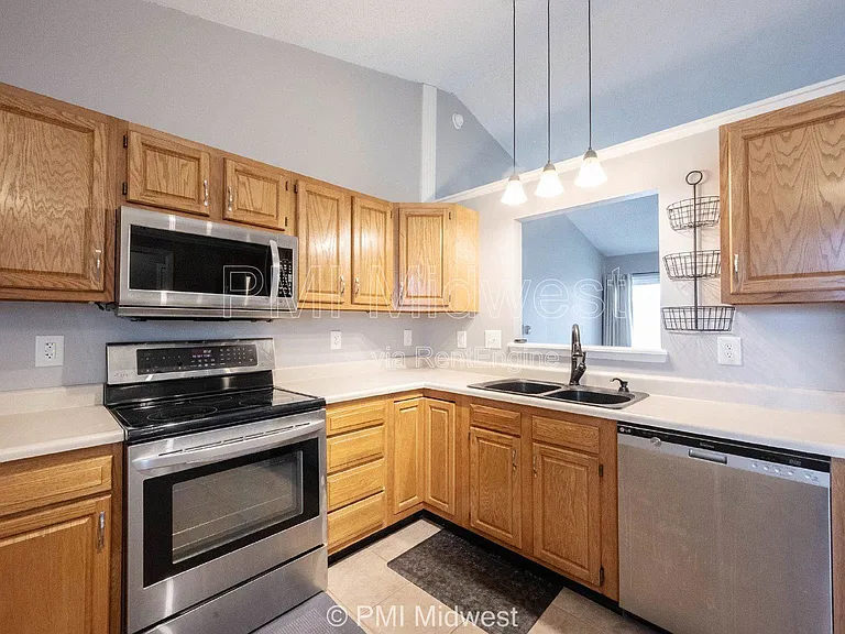 7912 Bitternut Dr — Photo 6