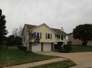 603 Willow Brook Dr, Raymore, MO 64083