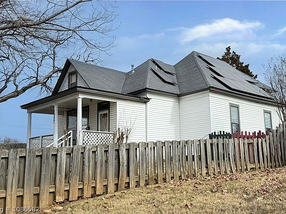 3rd image of 1009 S 11th St