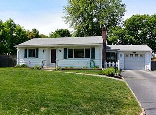 67 Commodore Ave, Warwick, RI 02888