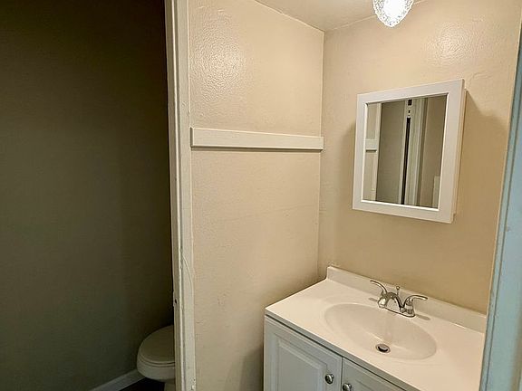 4th image of 314 N Begonia Ave