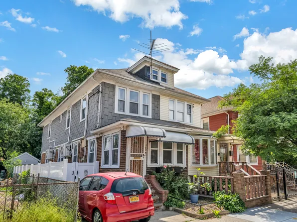 287 East 39th Street image 1 of 14