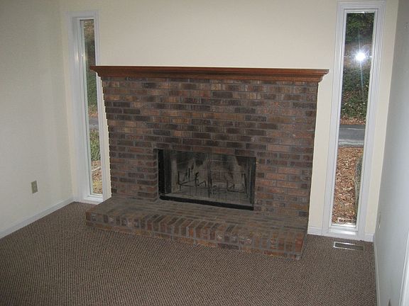 4th image of 984 Yunai Cir