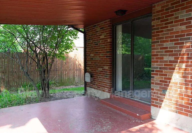 3160 Honeysuckle Dr — Photo 8