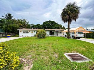 9209 Sun Ct, West Palm Beach, FL 33403