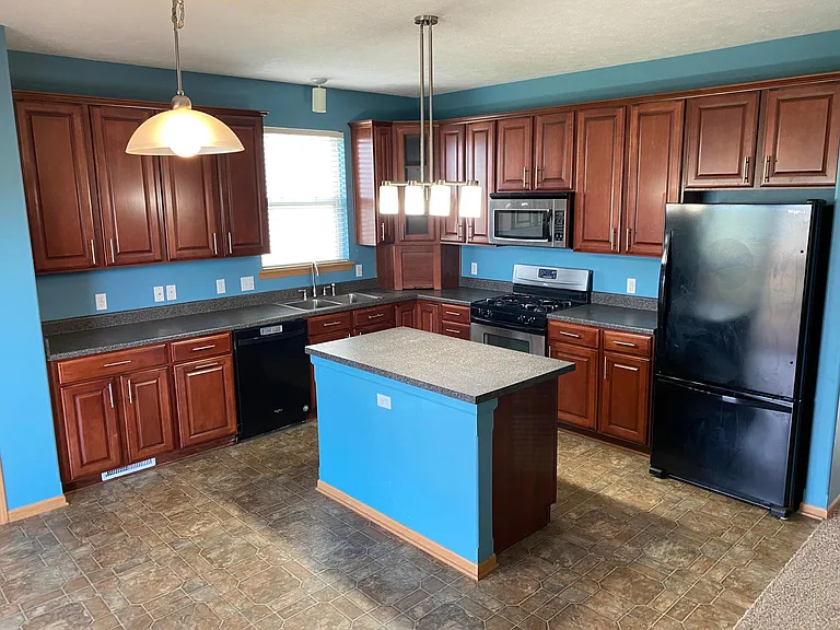 2210 Walnut Creek Dr — Photo 6