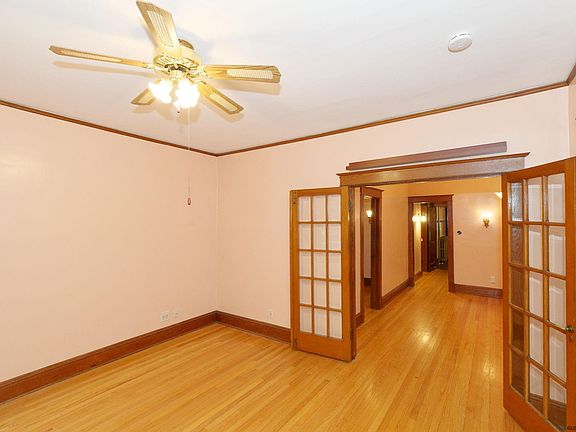 5th image of 653 Washington Ave