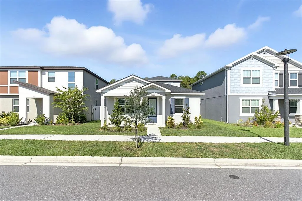 3 bed, 2.5 bath, 1611 sqft, $2,700 — Photo 2