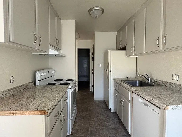 400 S Saliman Rd #G54 — Photo 2