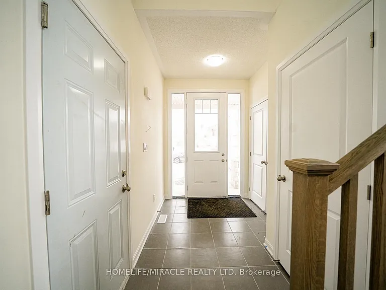 33 Country Club Dr — Photo 25