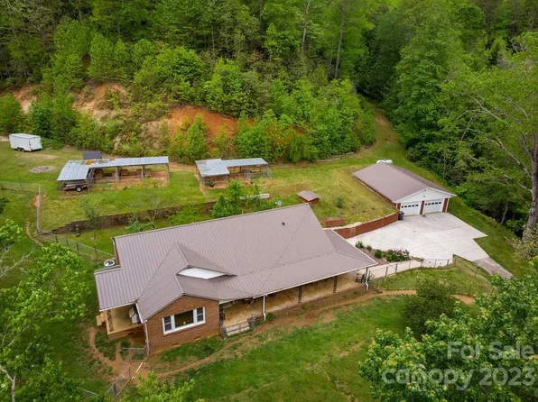 1861 Shoal Creek Rd, Balsam Grove, NC 28708