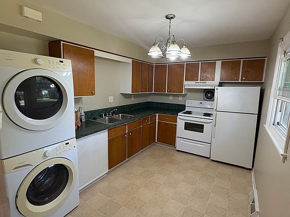 3rd image of 1297 Davis St #2
