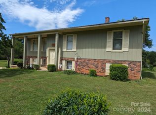 4072 Quarry Estates Rd, Hudson, NC 28638