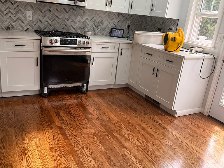 61 Cherry Ave — Photo 2