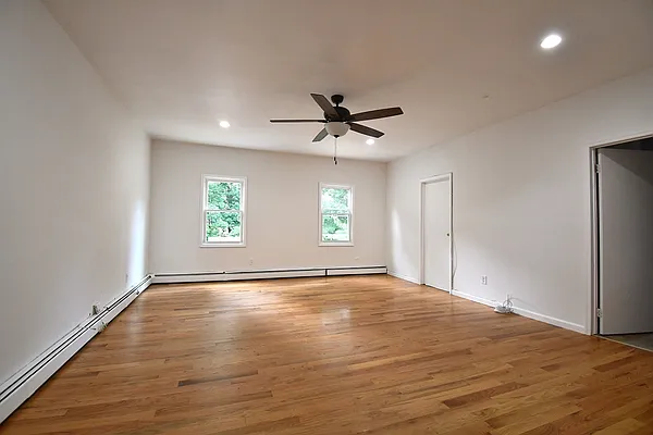 Rented by Voro, LLC | media 24