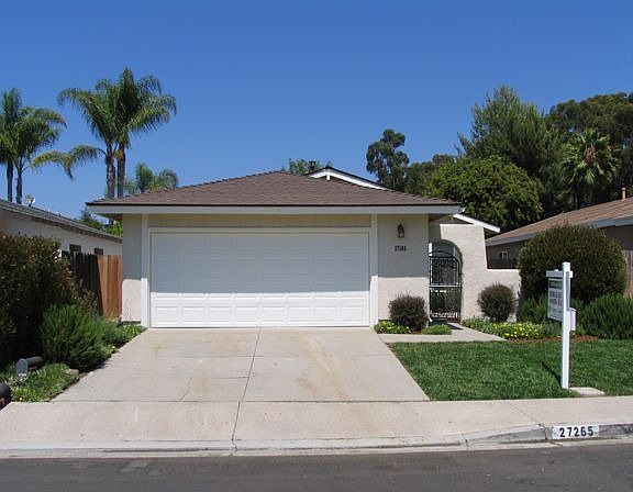 Super Clean 4 Bedroom!