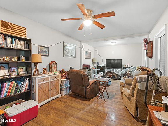 4th image of 110 Queens Road