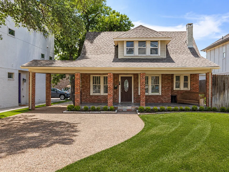 2705 Lubbock Ave