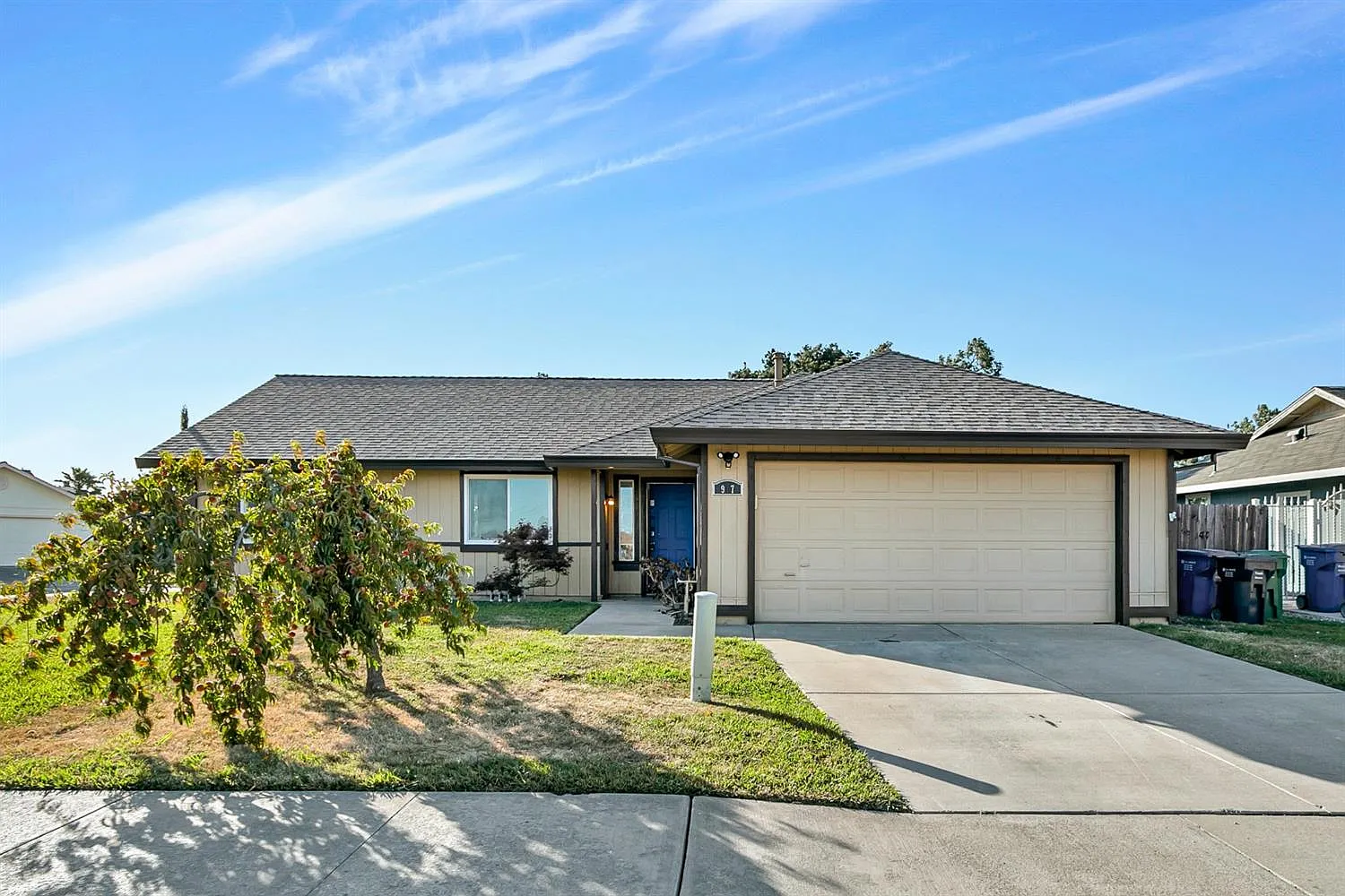 917 Amador Ave photo 1