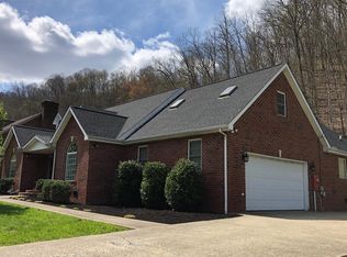 158 Cedar Hills Dr, Pikeville, KY 41501