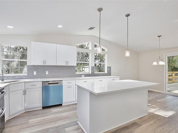 3rd image of 15330 Apache Pass