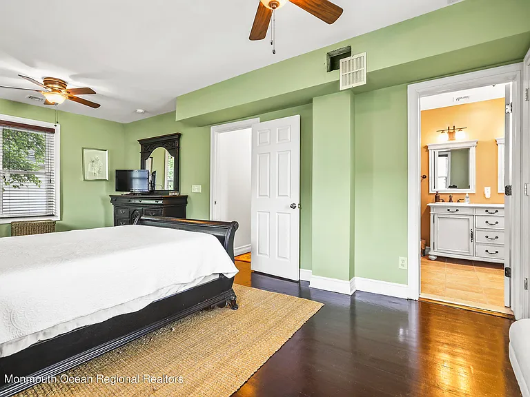 513 Ocean Park Ave — Photo 17
