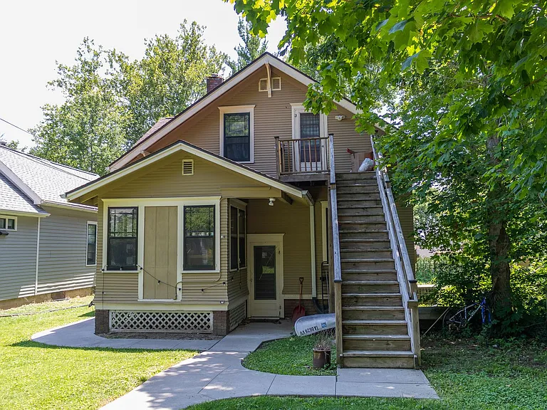 608 Ronalds St — Photo 22