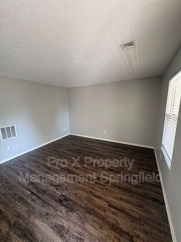 2 bed, 1.0 bath, 600 sqft, $945 — Photo 3