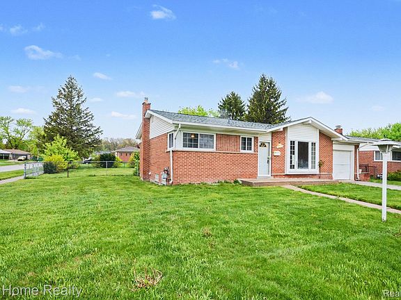 4th image of 3676 Farnum St
