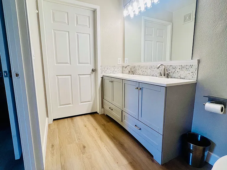 8555 W Russell Rd #1002 — Photo 22