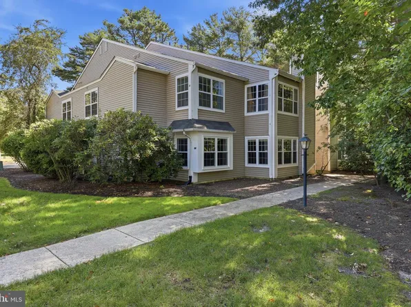 96 Pheasant Meadow Dr, Absecon, NJ 08205