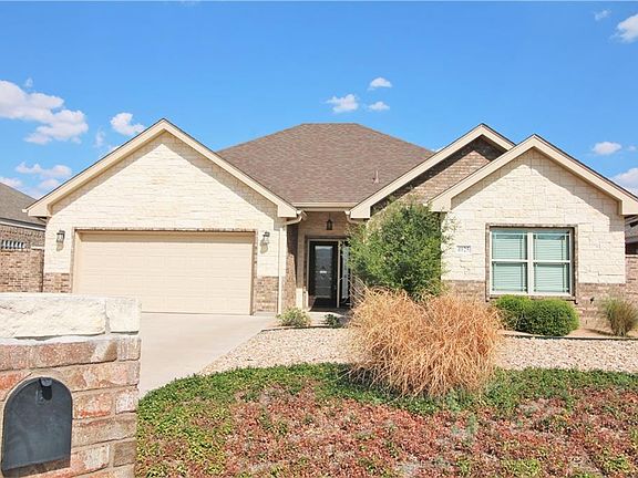 3rd image of 4925 Durham Cir