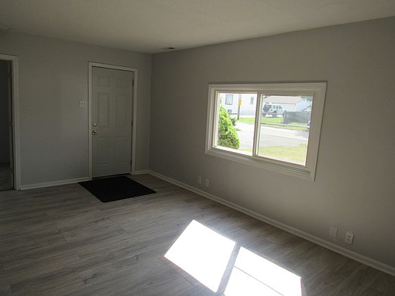 4th image of 1613 Juneway Ter
